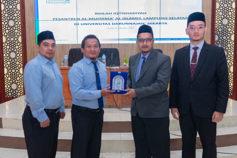 Kunjungan Pesantren ke FST